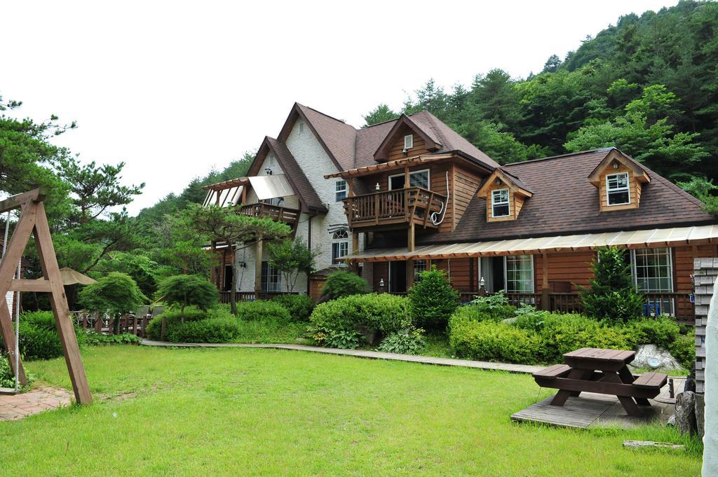 Bench House Villa Pyeongchang Exteriör bild