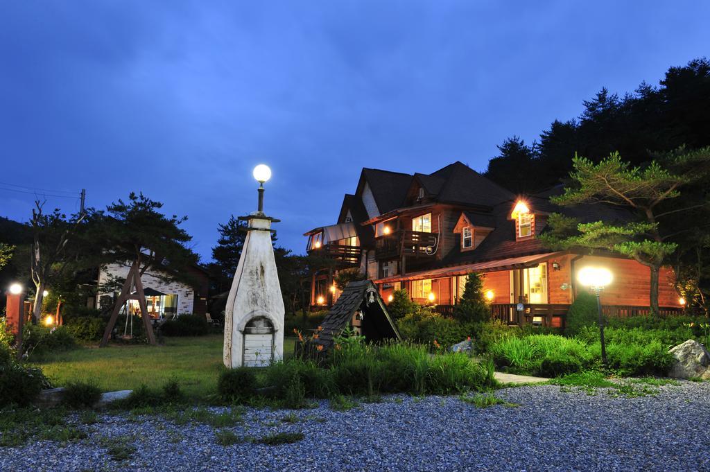 Bench House Villa Pyeongchang Exteriör bild