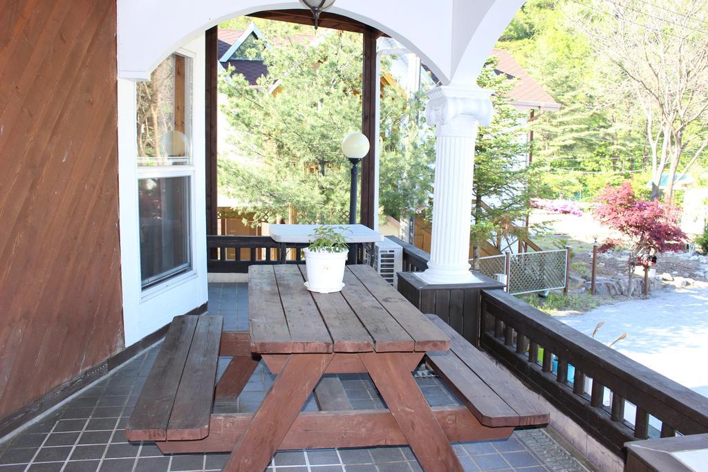 Bench House Villa Pyeongchang Exteriör bild